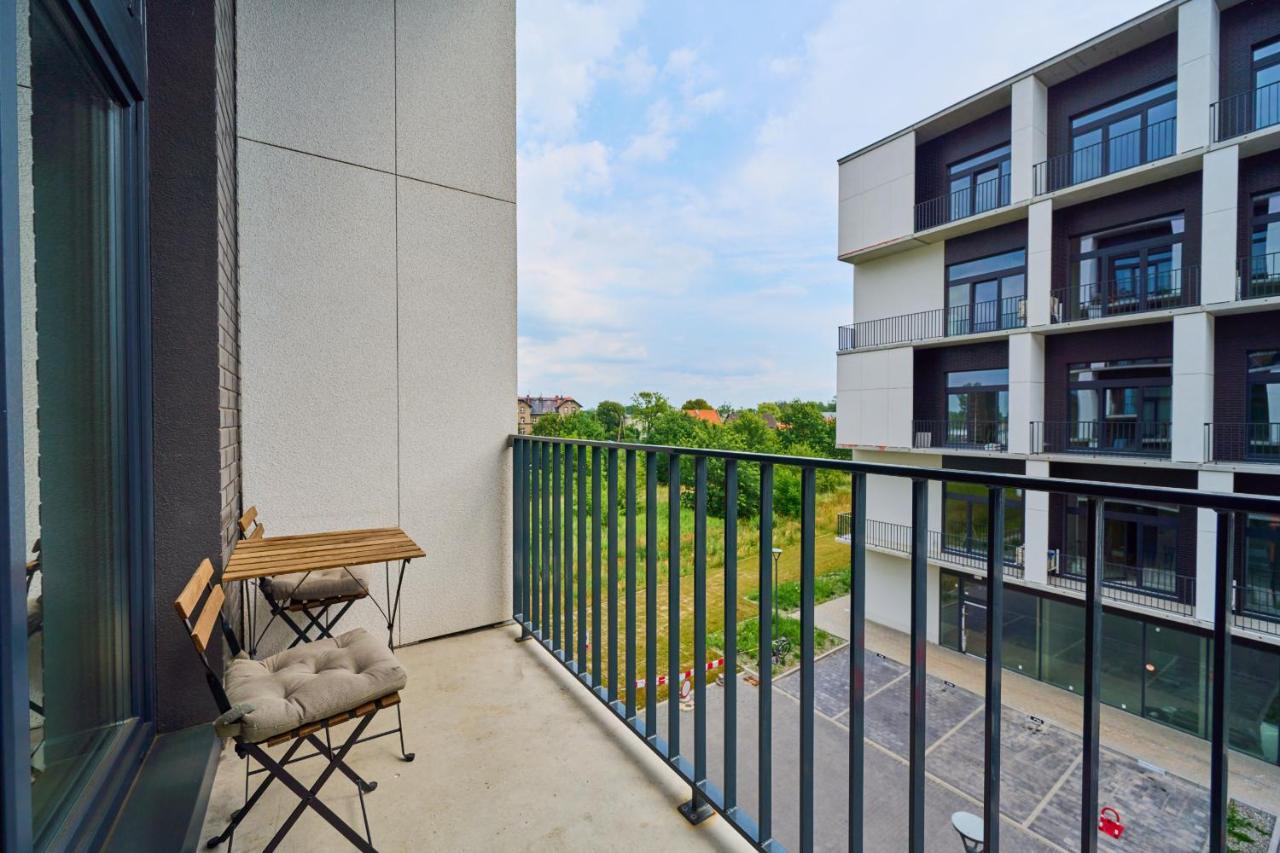 Mezzanine Studio Apartments Zarembowicza Wroclaw Airport By Renters Екстериор снимка