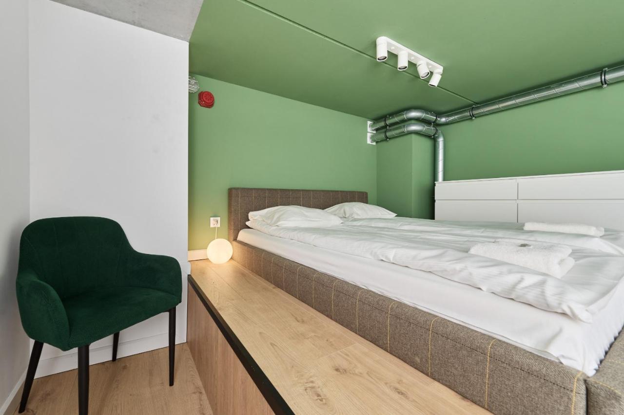 Mezzanine Studio Apartments Zarembowicza Wroclaw Airport By Renters Екстериор снимка
