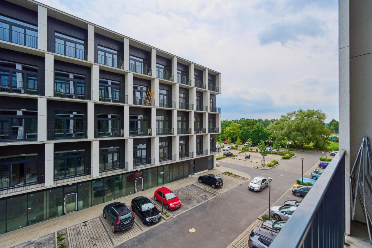 Mezzanine Studio Apartments Zarembowicza Wroclaw Airport By Renters Екстериор снимка