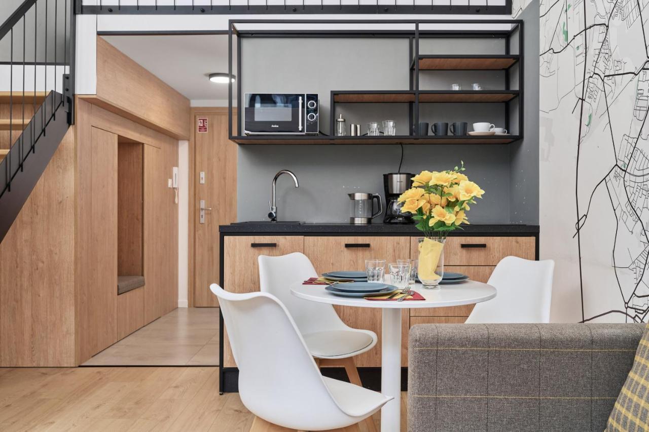 Mezzanine Studio Apartments Zarembowicza Wroclaw Airport By Renters Екстериор снимка