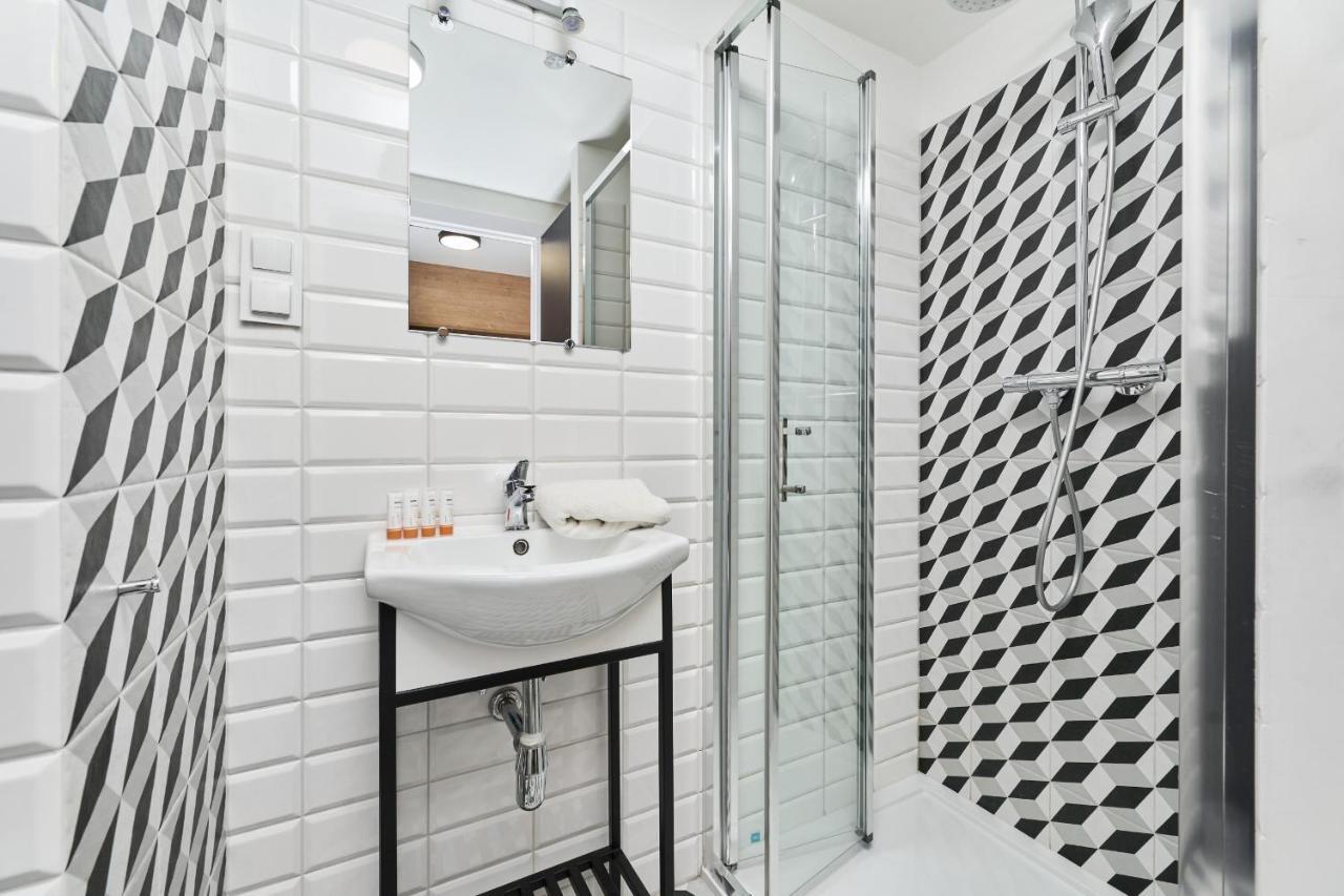Mezzanine Studio Apartments Zarembowicza Wroclaw Airport By Renters Екстериор снимка