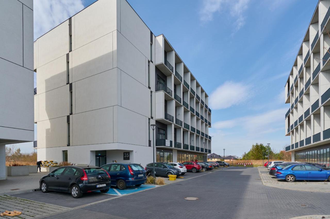 Mezzanine Studio Apartments Zarembowicza Wroclaw Airport By Renters Екстериор снимка