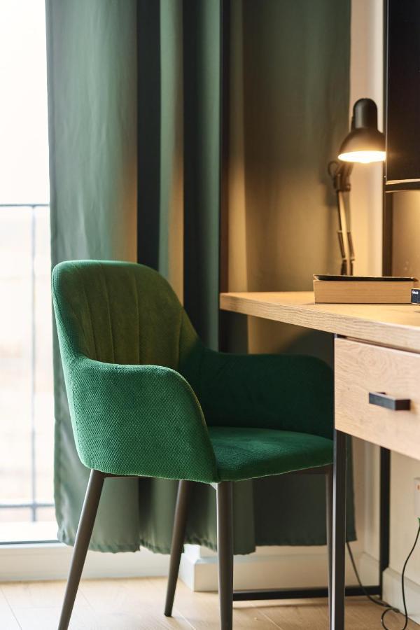 Mezzanine Studio Apartments Zarembowicza Wroclaw Airport By Renters Екстериор снимка