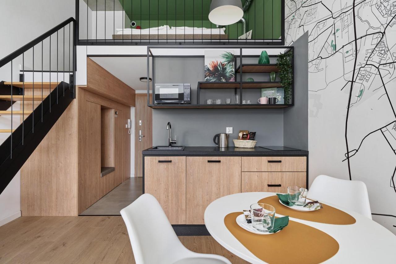 Mezzanine Studio Apartments Zarembowicza Wroclaw Airport By Renters Екстериор снимка