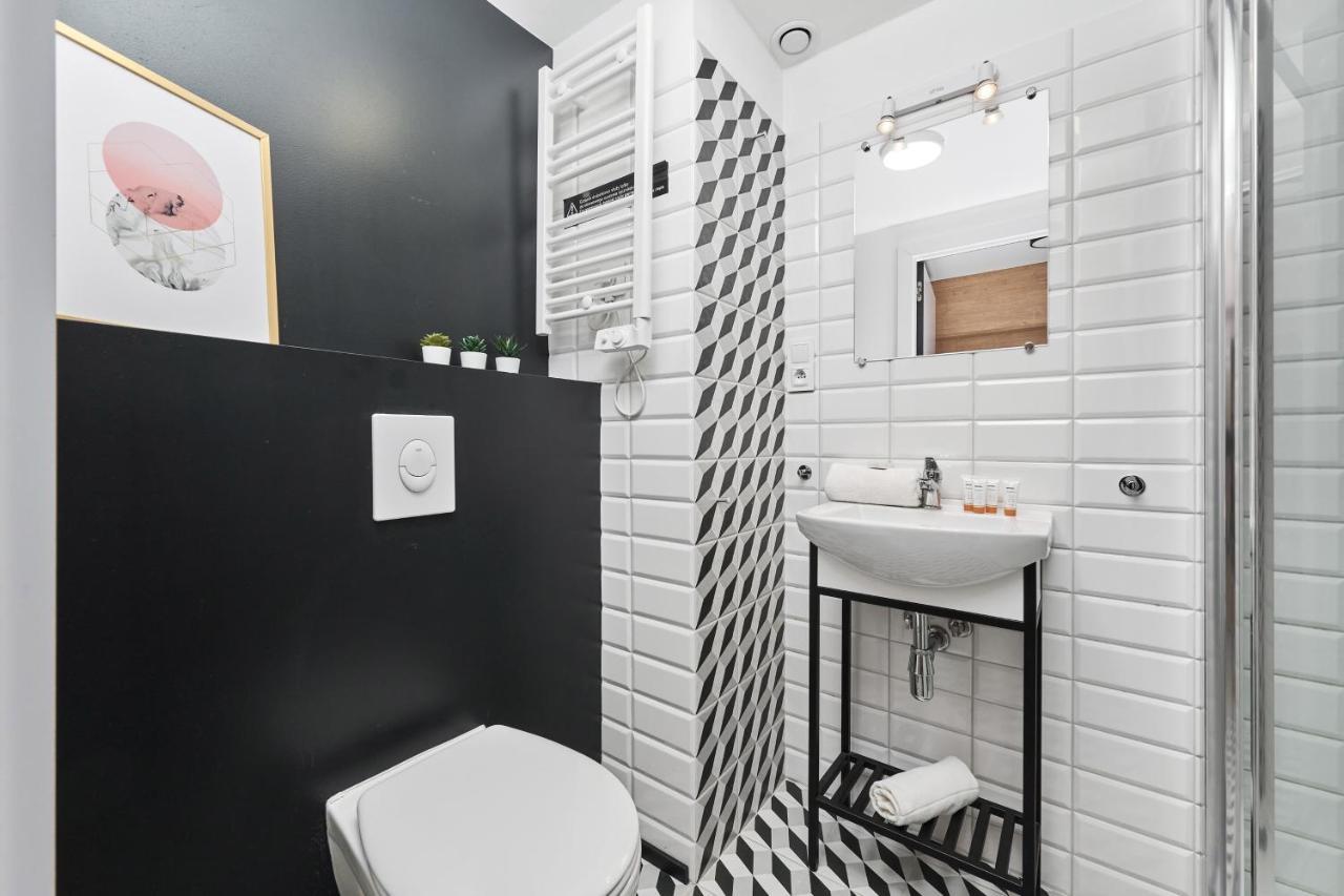 Mezzanine Studio Apartments Zarembowicza Wroclaw Airport By Renters Екстериор снимка