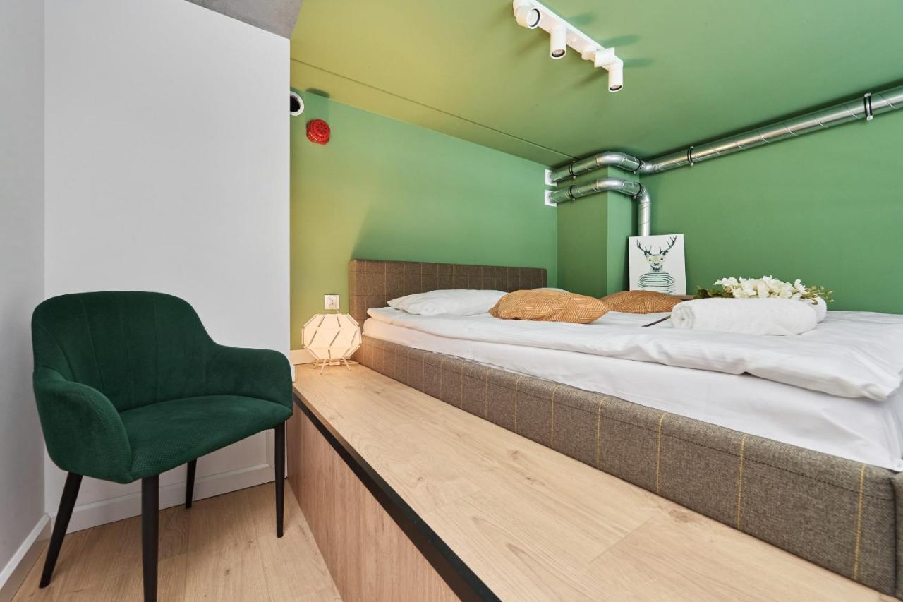 Mezzanine Studio Apartments Zarembowicza Wroclaw Airport By Renters Екстериор снимка