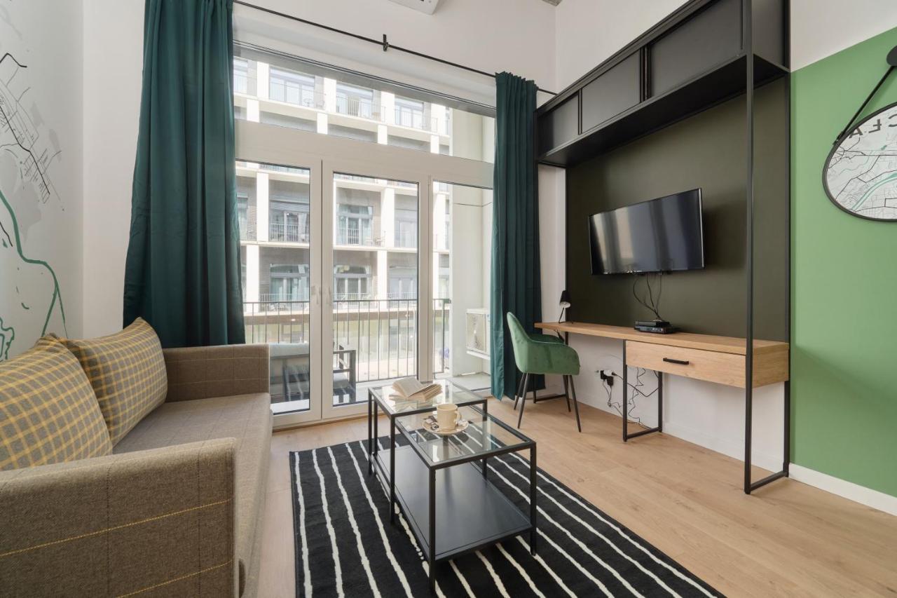 Mezzanine Studio Apartments Zarembowicza Wroclaw Airport By Renters Екстериор снимка